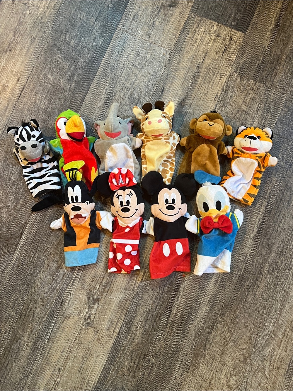 Disney Character Hand Puppet Set - Mickey, Minnie, Donald & Friends - Multicolor